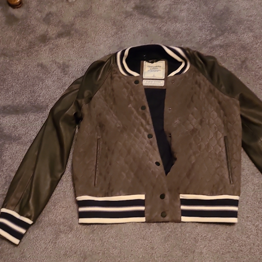Abercrombi &Firch Olive Green Quilted Bomber Jacket